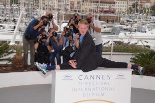 Girl Cannes victor split